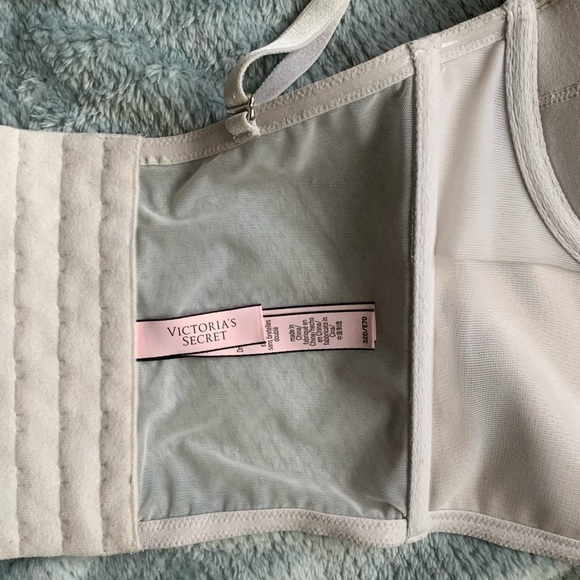 Victoria’s Secret Corset - Picture 10 of 10